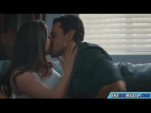 ❤️ Romantisks sekss ar labu krūtainu mammu ️ Tik porno pie mums